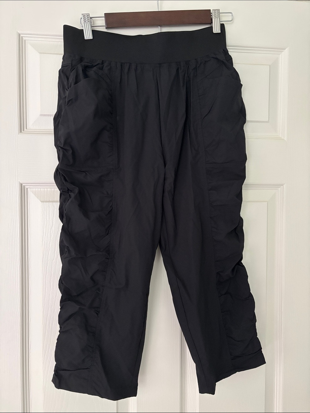 Black Ruching Detail Crop Pants